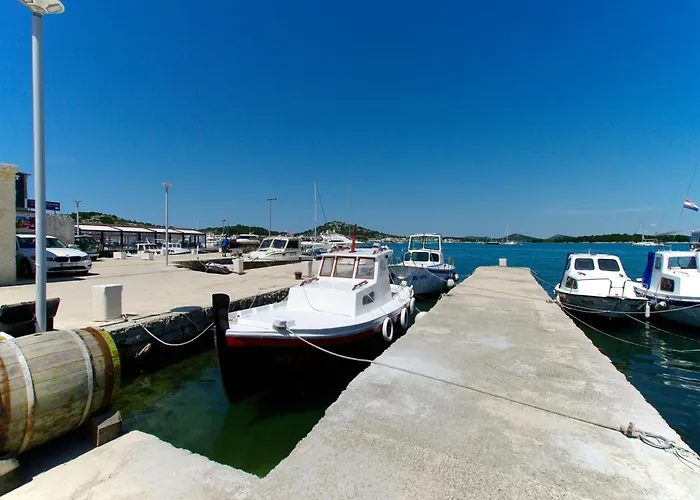 Apartamento Lungo Mare Id400 Murter