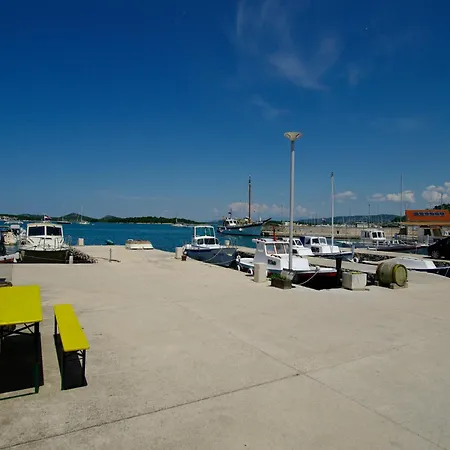 Lungo Mare Id400 Apartman Murter