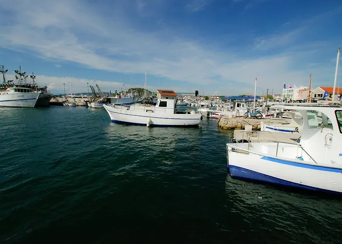 Lungo Mare Id400 * Murter