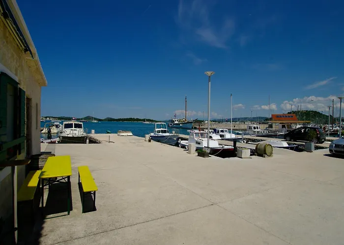 Lungo Mare Id400 Apartman Murter